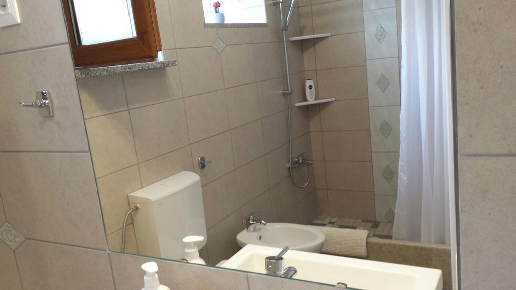 Abba Apartment Sveti Lovreč Pazenatički Exterior foto