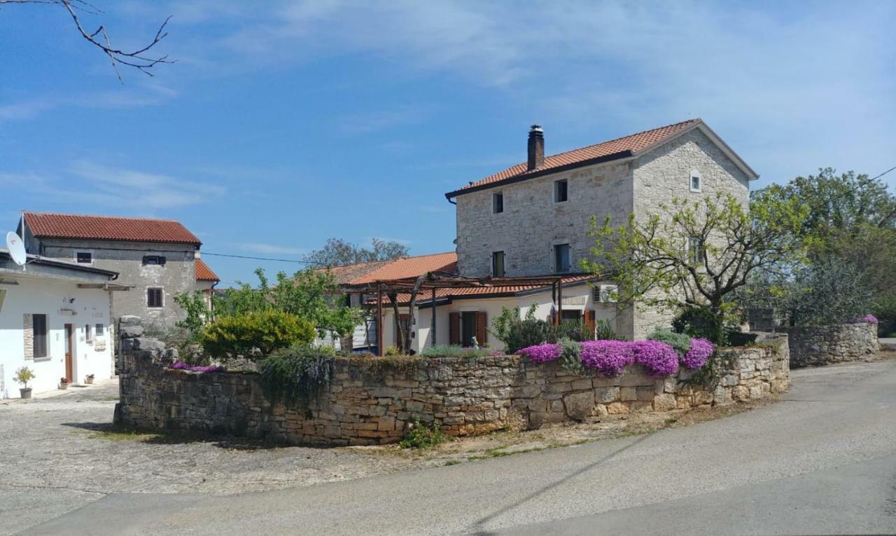 Abba Apartment Sveti Lovreč Pazenatički Exterior foto